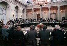 En Pologne, la table ronde symbole de la transition démocratique de 1989 reléguée au musée
