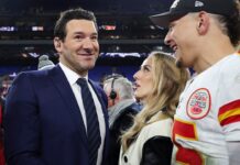 Tony Romo takes heat for NFL playoff game commentary