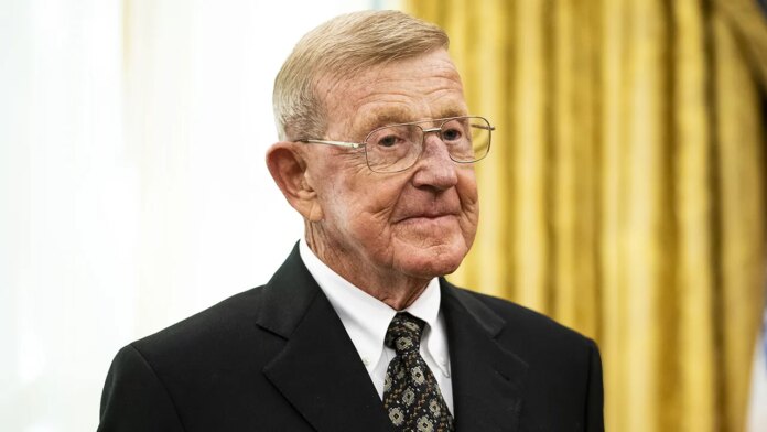 1769877435_Lou-Holtz3.jpg