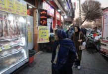 « En Iran, la révolte est enclenchée par les commerçants du bazar, le cœur battant de l’économie, pourtant conservateurs »