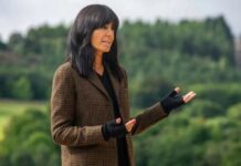 Copy Claudia Winkleman’s wrist warmers for £4 in deal stack