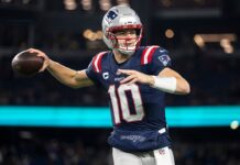 Patriots’ defense dominates Chargers, keeps them out of end zone in playoff win