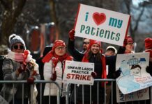 A New York, près de 15 000 infirmiers en grève dans les principaux hôpitaux privés pour dénoncer leurs conditions de travail