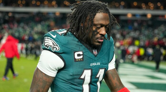 Eagles’ Nick Sirianni, AJ Brown clash sparking criticism from NFL great