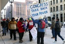 NBA fans launch anti-ICE protest during T’Wolves-Warriors game