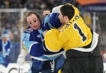 Stadium Series goalie fight breaks out during Lightning-Bruins game