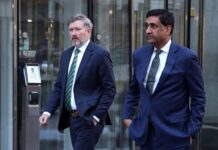 en dénonçant le caviardage des dossiers publiés par le ministère de la justice, deux élus américains révèlent le nom de personnes sans lien avec l’affaire