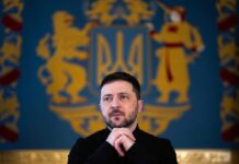 après quatre années de guerre, Volodymyr Zelensky fragilisé mais pas délégitimé
