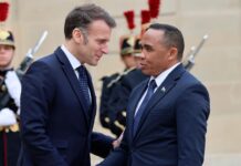 Après sa visite à Moscou, le nouveau président malgache joue l’équilibriste en se rendant à Paris