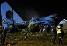 au moins 20 morts dans l’accident d’un avion militaire, et des billets de banque dispersés au sol