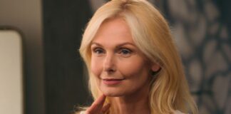 Mature women ‘erase fine lines fast’ with anti-wrinkle gadget £40 off