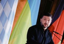 « Le peuple ukrainien rejetterait tout accord de paix impliquant un retrait unilatéral de la région orientale du Donbass et sa cession à la Russie », dit Volodymyr Zelensky