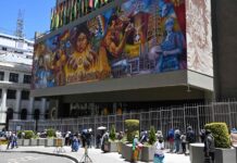 En Bolivie, confusion et ruée vers les banques en raison de l’annulation de billets volés après un accident d’avion