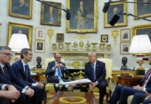 Donald Trump affirme que la République islamique « allait attaquer en premier », et ajoute que « tout a été détruit » dans le pays