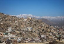 Tirs dans le centre de Kaboul, l’Afghanistan dit cibler l’aviation pakistanaise